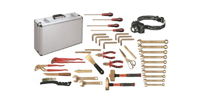 SET DE MAINTENANCE 38 PCS ANTI-SPARK